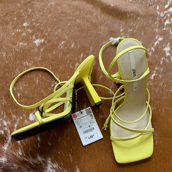 Zara Shoes - Yellow strappy Zara heels